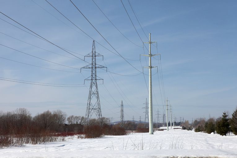 Lignes à haute tension, Québec, Canada par Caroline Ablain Photographe à Rennes